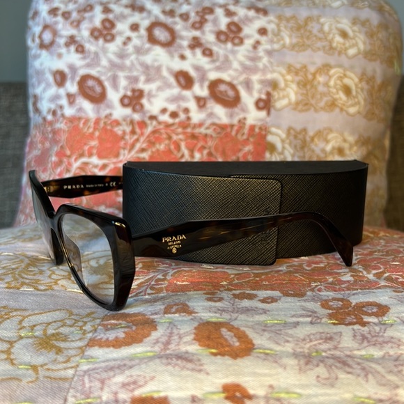 Prada eye glasses - Picture 4 of 9